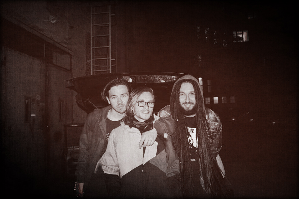 DEBÜT – PAULINCHEN BRENNT